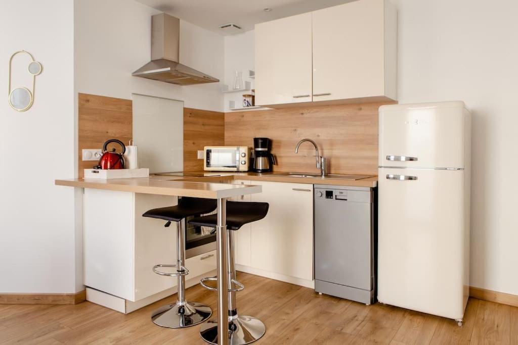 Maison Tourangelle Chic & Cosy Avec Cour Tours Exterior foto
